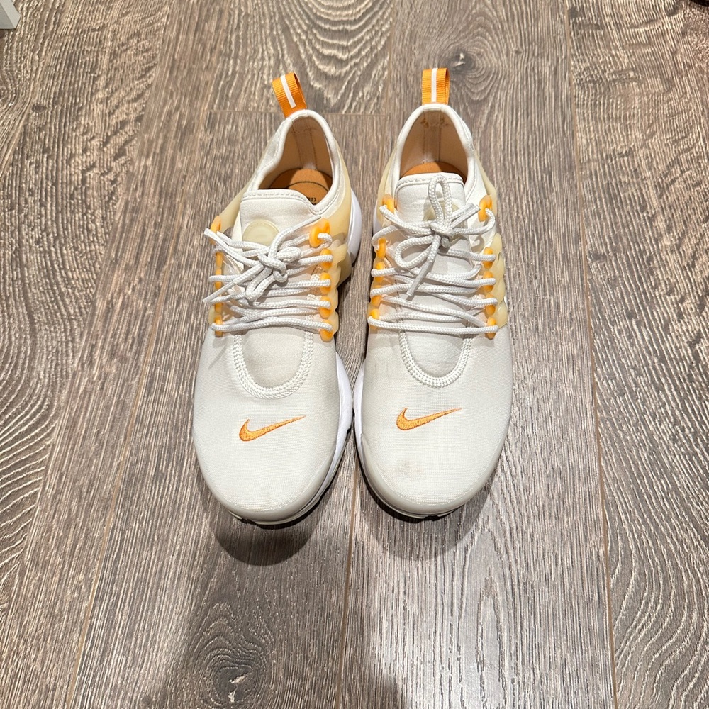 Nike Air Presto- Sanddrift Light Curry (Women’s)